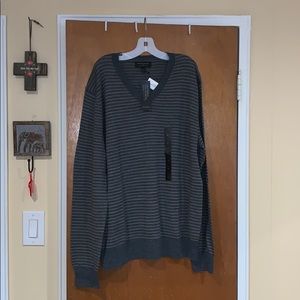 Banana Republic Men’s V neck sweater